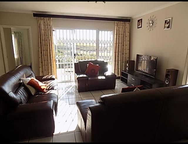 3 BEDROOM TOWNHOUSE RENTED IN PANORAMA PARK